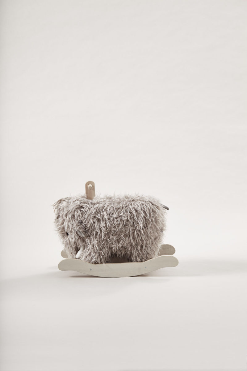 Kids Concept Schaukelpferd Mammut Neo von der Seite