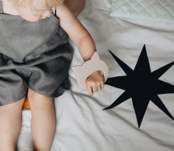 Liewood Gemma Beißring „Cat rose“ mit Baby