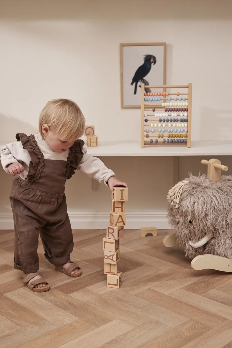 Kids Concept Buchstaben-Klötze NEO natural – Bild 9