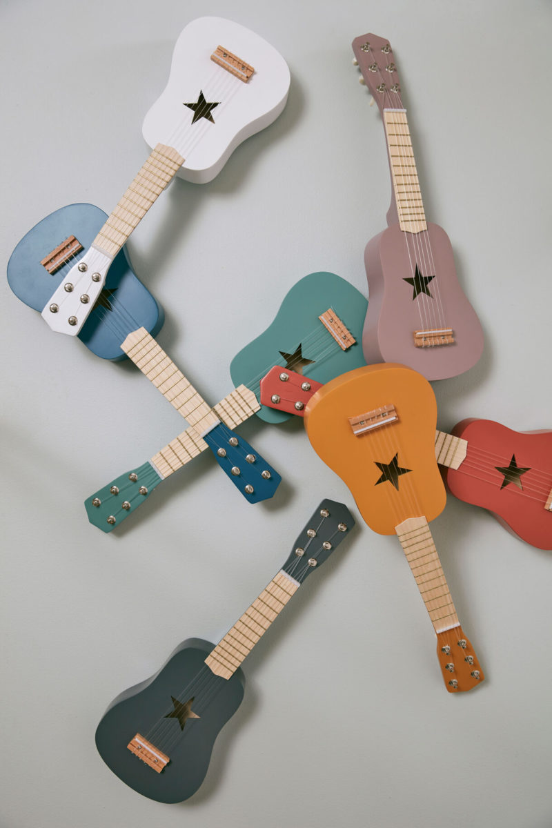 Kids Concept Gitarre in verschiednen Farben