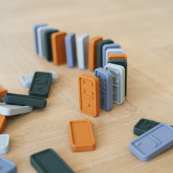 Liewood Dodo Domino Spiel aus Silikon „Blue multi mix“ Mood 2