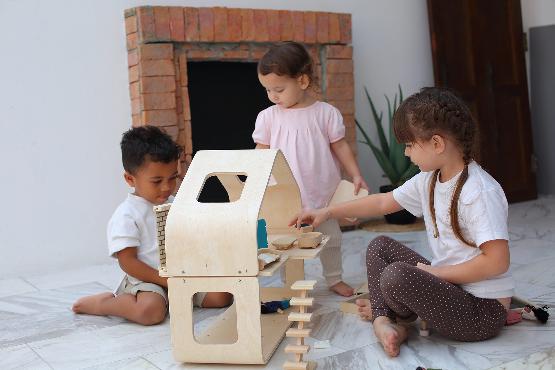 PlanToys Puppenhaus, modern – Bild 3