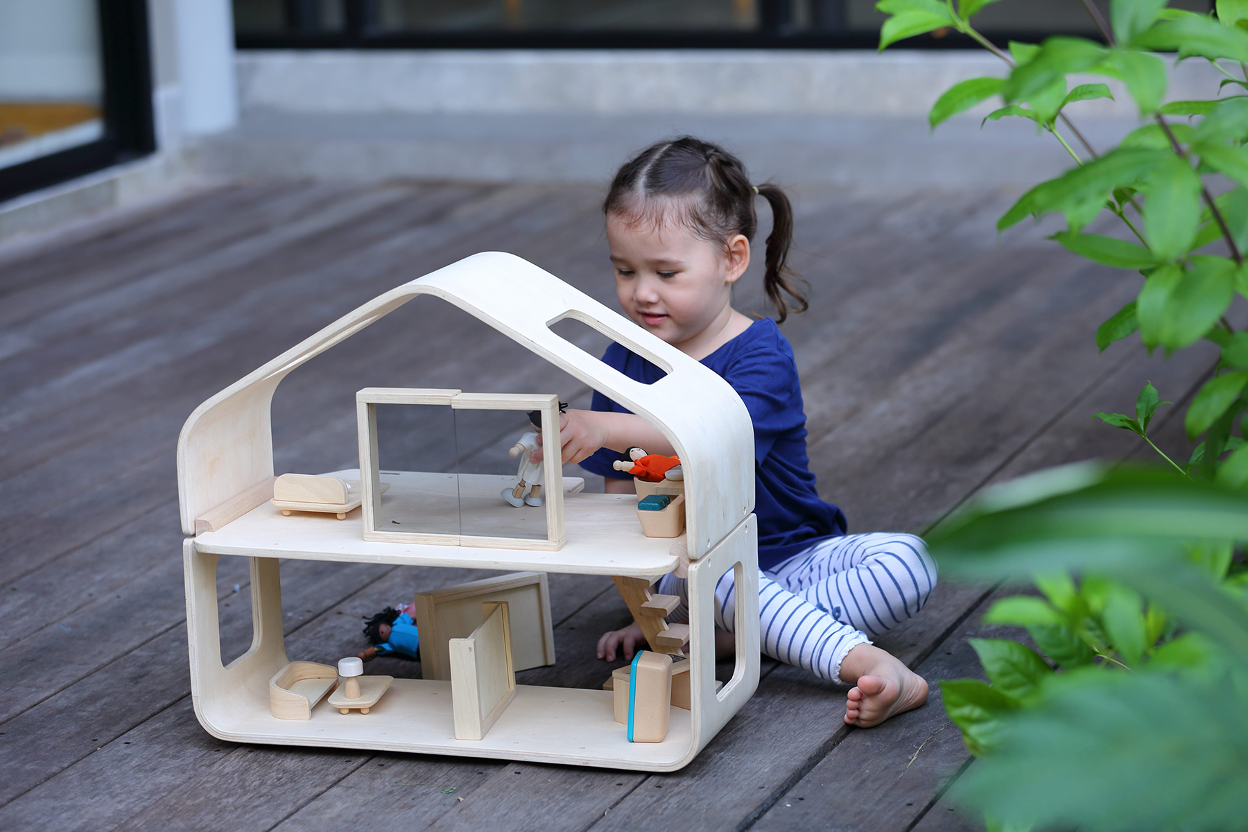 PlanToys Puppenhaus, modern – Bild 4