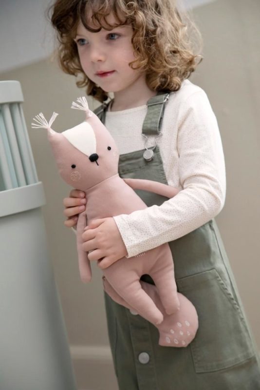 DELISTED Sebra Kuscheltier Zappy das Eichhörnchen „misty rose“, 32cm – Bild 2