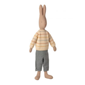 Maileg Hase mit Hosen und gestreiften Sweater, Gr. 5 - 75cm 01
