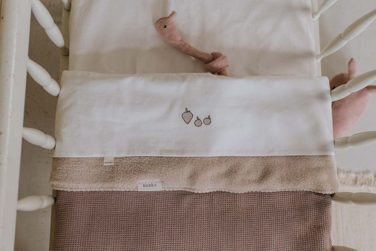 Koeka Decke Cairo mit Teddyfutter in Plum