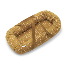 Liewood Gro Babylift : Babynest „Graphic stroke : golden caramel“ 01