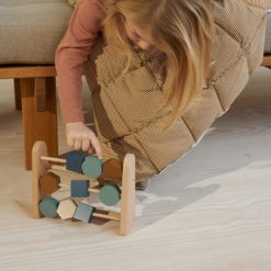 Liewood Astrid Abakus „Geometric blue multi mix“, Buchenholz 03