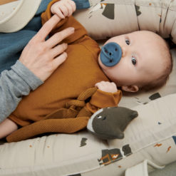 Liewood Gro Babylift : Babynest „Superhero : dune mix“ 04