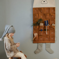Liewood Weihnachtskalender Klaus „Mr. Bear golden caramel“ 01