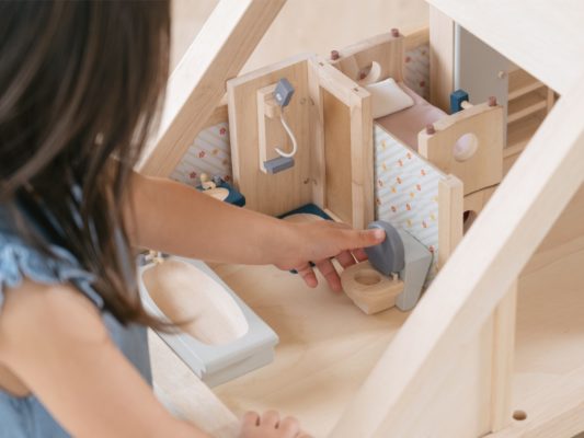 PlanToys Badezimmer „Orchard“ Puppenhausmöbel-Set 03
