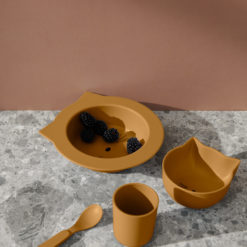 Liewood Joana Geschirr-Set Baby „Cat golden caramel“, aus PLA 02