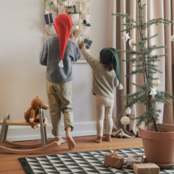 Liewood Teppich Berlin „Triangle hunter green mix“, 90x130cm Mood 01