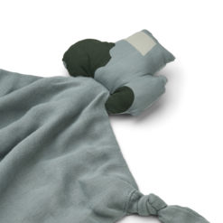 Liewood Agnete Kuscheltuch „Traktor / Blue fog multi mix“, 35cm