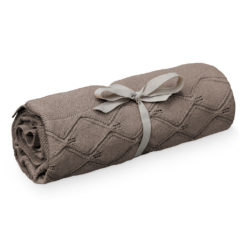 Cam Cam Strickdecke mit Blattmuster „Chocolate“, GOTS, 80x100cm 01
