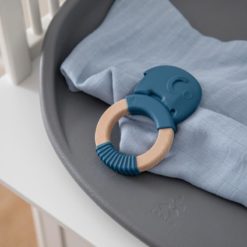 DELISTED Sebra Silikon Beißring auf Holzring, Fanto, nordic blue – Bild 2