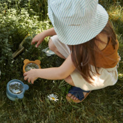 Liewood Kinder Forscherset Bessie im Garten