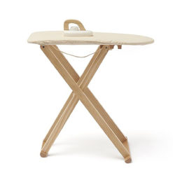 Kids Concept Spielzeug Bügelbrett mit Bügeleisen aus Holz, Bistro-Serie 01