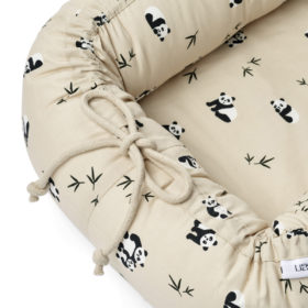 Liewood Gro Babylift / Babynest „Panda play / Sea shell mix“, Bio-Baumwolle