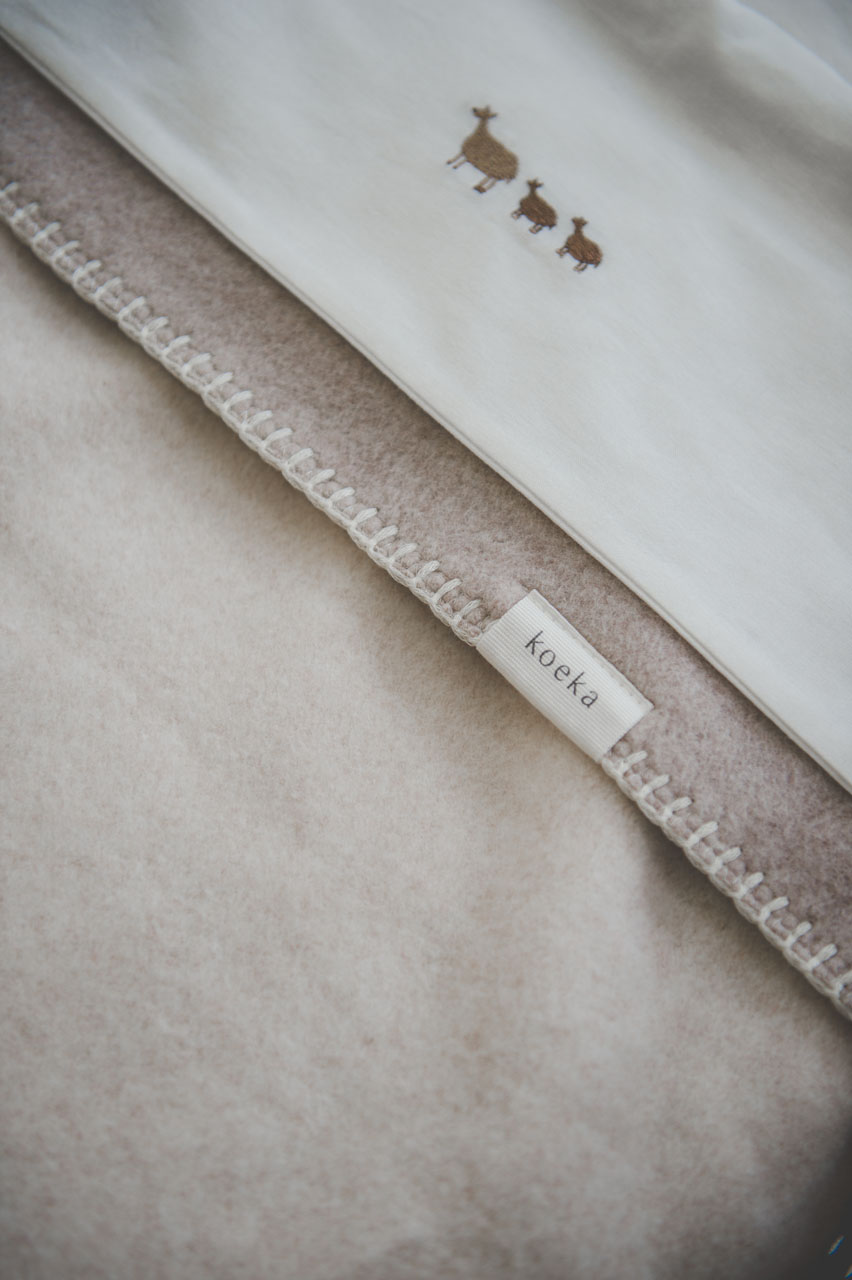 koeka Kinderdecke Denver „clay / nougat“, reversible / 2-lagig, 100x150cm – Bild 3