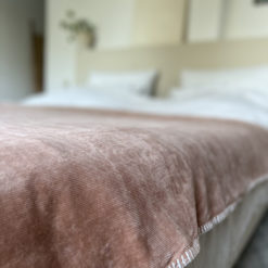 koeka Bettdecke Oddi Plüsch „soft earth“, 140x200cm – Bild 3
