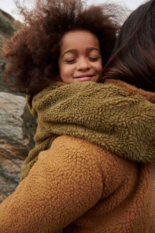 DELISTED Liewood Yves Sherpa Kapuzenjacke für Kinder „Khaki black mix“, 1-6 Jahre – Bild 9