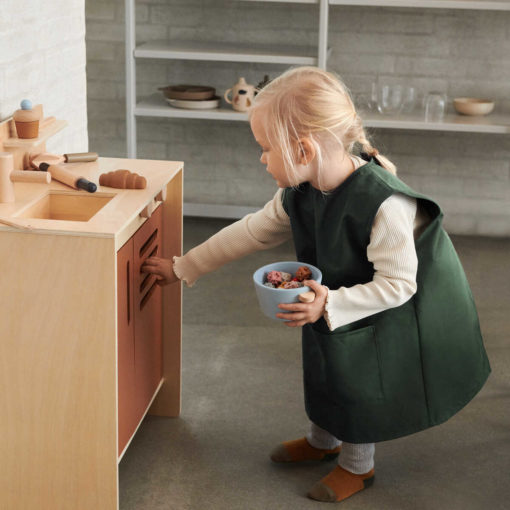 Liewood Kinderschürze Alaia „Golden caramel“, Bastelschürze, Gr. 92/104 – Bild 5