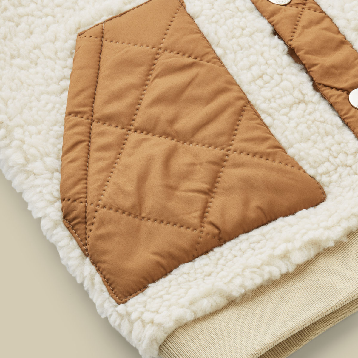 Liewood Yves Sherpa Kapuzenjacke für Kinder „Pecan / Sandy mix“, 1-6J – Bild 3