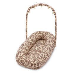 konges slojd Babynest mit Activity-Bogen „Winter Leaves Dark Red“, 83x43cm