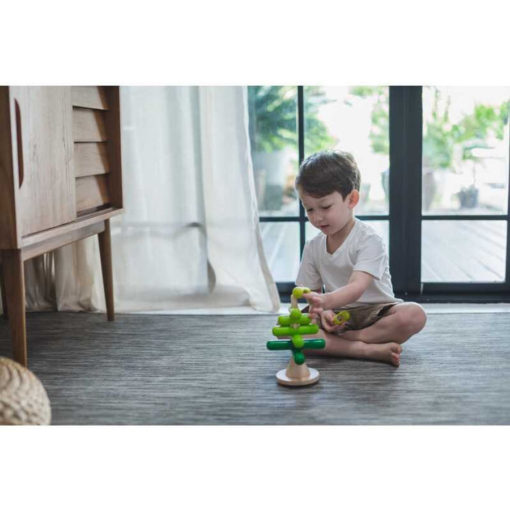 PlanToys Stapelturm Baum aus Holz – Bild 8