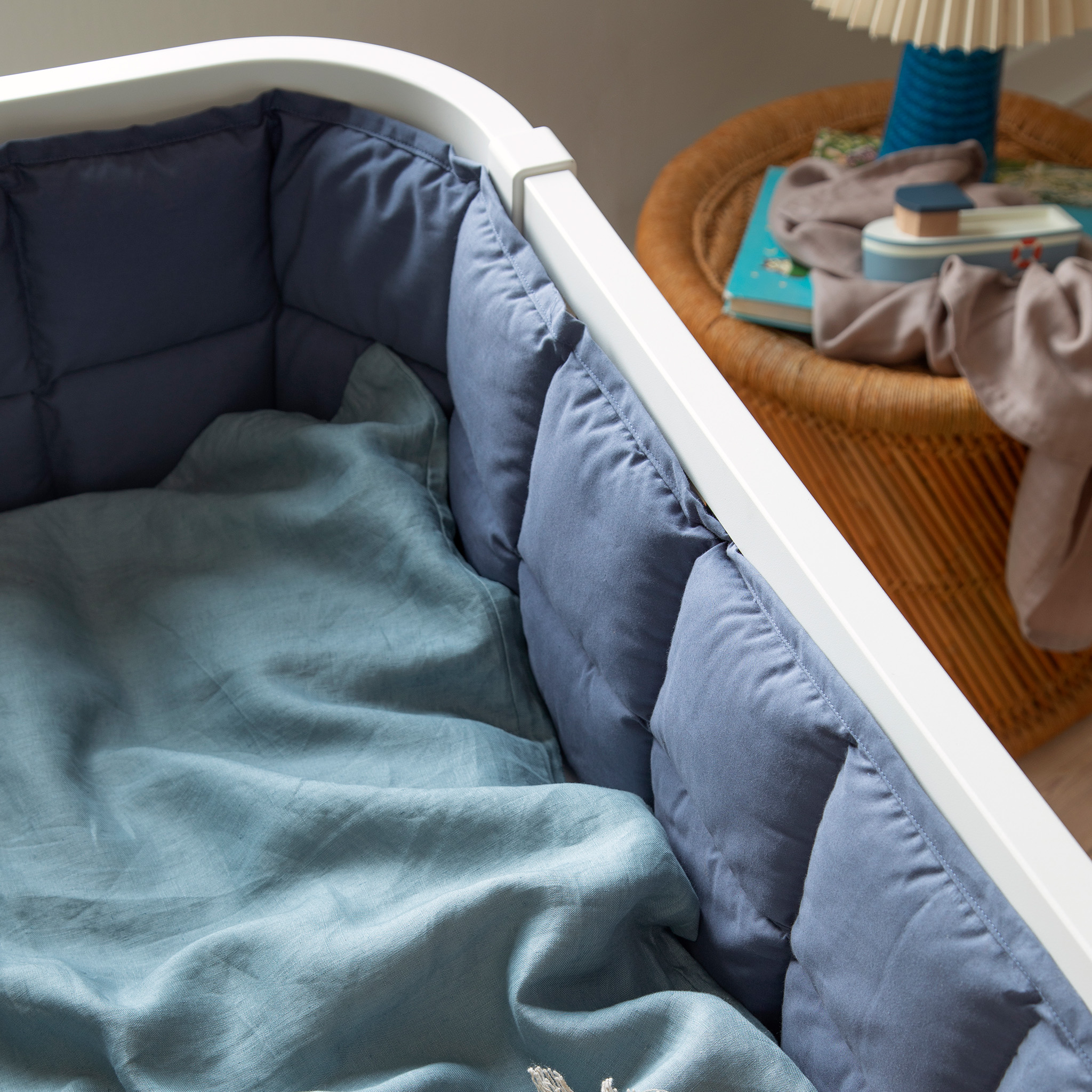 DELISTED Sebra Bettnestchen „nordic blue“, Bio-Kapokfüllung, L360cm – Bild 2