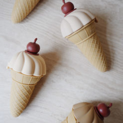 DELISTED Konges Sløjd Eiscreme-Spiel-Set aus Silikon, 4er-Set – Bild 2