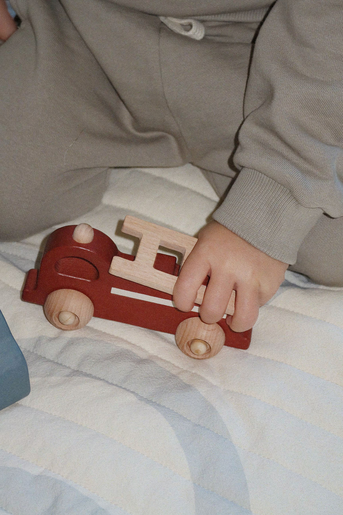 DELISTED Konges Sløjd Holzfeuerwehr, FSC® – Bild 3