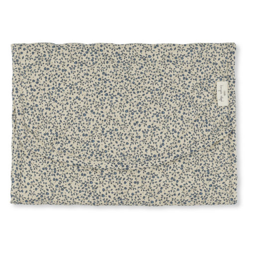 DELISTED Konges Sløjd Wickelunterlage „Blue Blossom Mist“ für unterwegs, 35x25cm