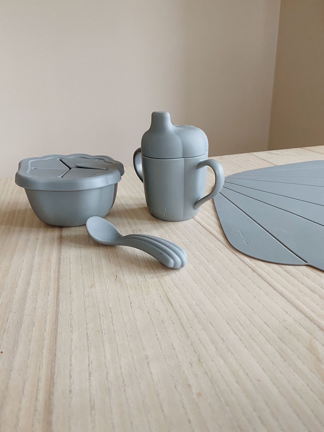 Konges Sløjd Silikon-Geschirrset „Muschel / Light Blue“ – Bild 5