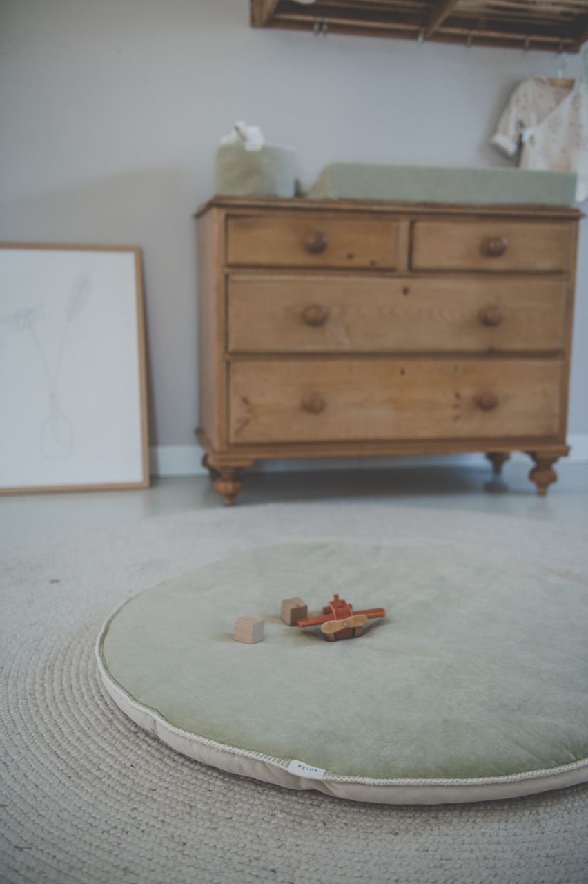 koeka runde Krabbeldecke Oddi „sage / warm white“ ø90cm – Bild 4