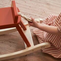 Kids Concept Schaukelpferd Carl Larsson „orange-rot“, FSC® – Bild 6