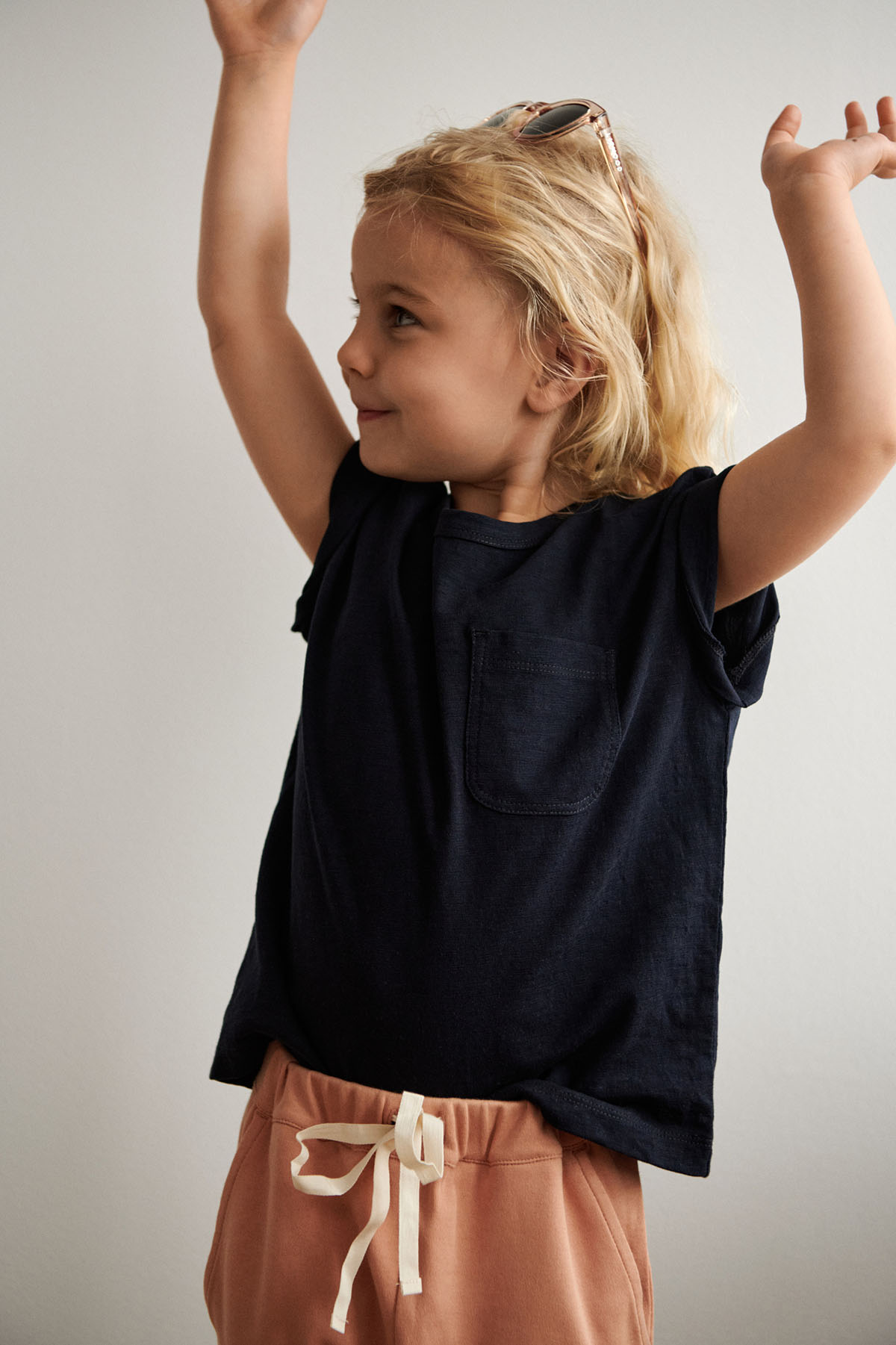 Liewood Dodoma Baby-T-Shirt „Whale blue / Sandy“, Gr. 68-8 – Bild 5