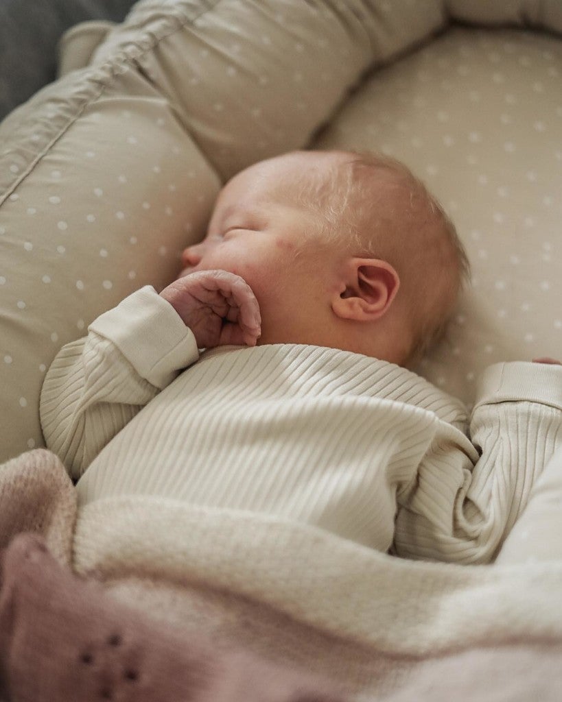 DELISTED Liewood Gro Babylift / Babynest „Confetti sandy“, Bio-Baumwolle – Bild 2