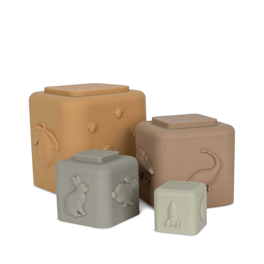 Konges Sløjd Stapelturm aus Silikon „Shitake mix“, Badespielzeug, 4-teilig – Bild 2