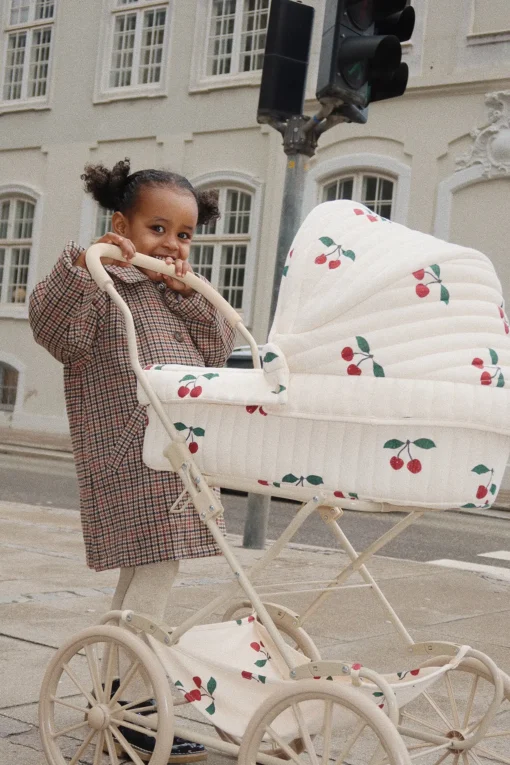 DELISTED Konges Sløjd Puppenwagen „Mon grande citron Glitter“ – Bild 3