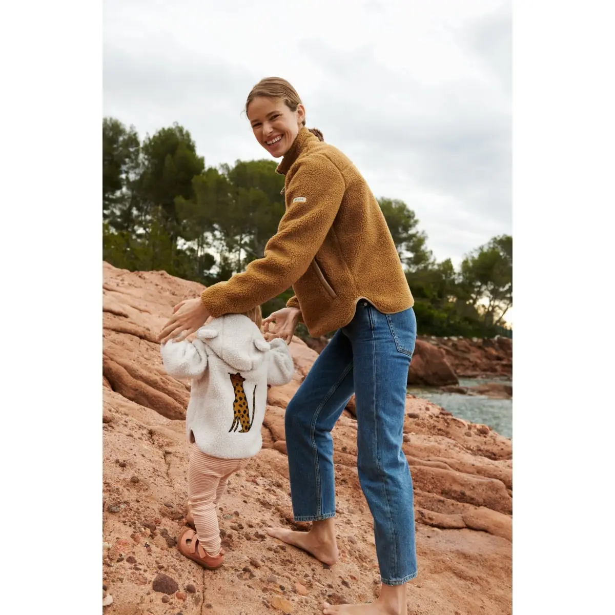 Liewood Sherpa Erwachsenen Jacke Nelson „Golden caramel / Oat mix“, Gr. 42 – Bild 8