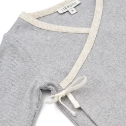 Liewood Wickelshirt Tadeo „Light grey melange“, gerippt