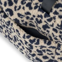 DELISTED Liewood Pile Wickeltasche Menza „Mega leo / Nebelgrau“, Sherpa, 30x40x20cm – Bild 2
