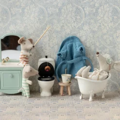 Maileg Vintage-Puppenbadewanne, Metall, Gr. Maus Mood 1.webp Maileg Vintage-Puppenbadewanne, Metall, Gr. Maus Mood 3.webp Maileg Vintage-Puppenbadewanne, Metall, Gr. Maus Mood