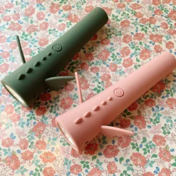 Konges Sløjd Spielzeug-Taschenlampe „Drache / Olivine“, aufladbar