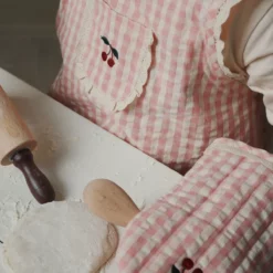 Konges Sløjd Kinderschürzen-Set „Cherry Check“