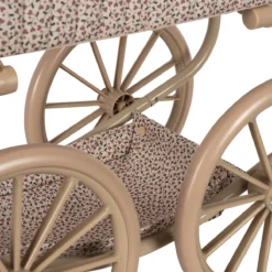 Konges Sløjd Minnie Puppenwagen „Milk Tank“ 1