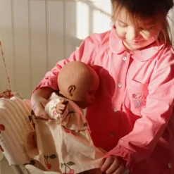 Konges Sløjd Puppen Hochstuhl „Ma Grande Cerise“