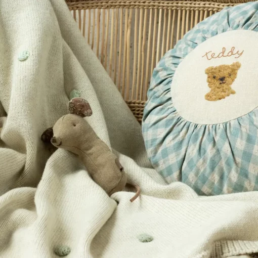 Maileg Lullaby Friends Baby-Rassel „Maus / helles Umbra“ H15cm – Bild 3